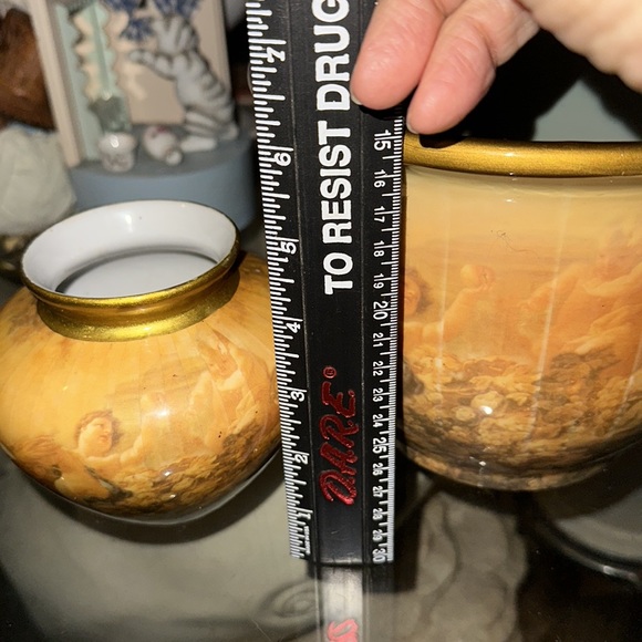 Two set , Cherub Vases - Picture 2 of 9